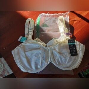 Bali Minimizer Underwire Bra Vanilla 40D NWT